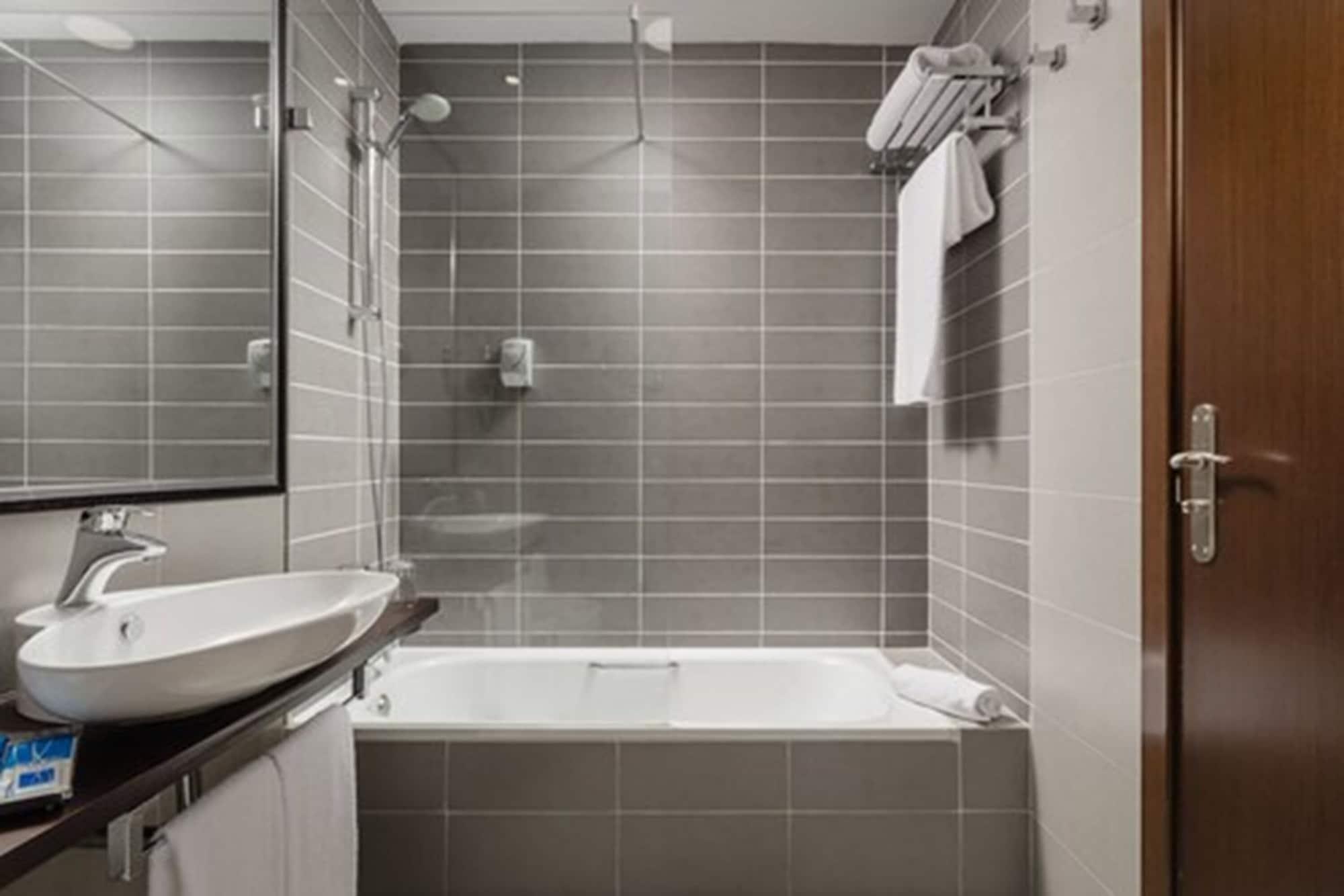 Hotel Asset Torrejon Torrejón de Ardoz Buitenkant foto