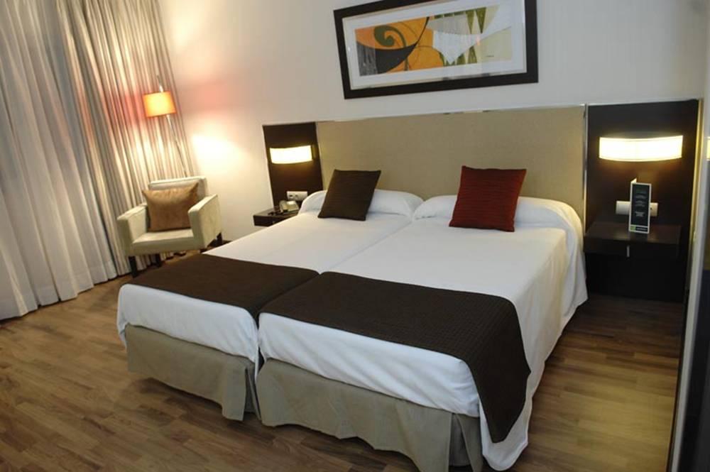 Hotel Asset Torrejon Torrejón de Ardoz Buitenkant foto
