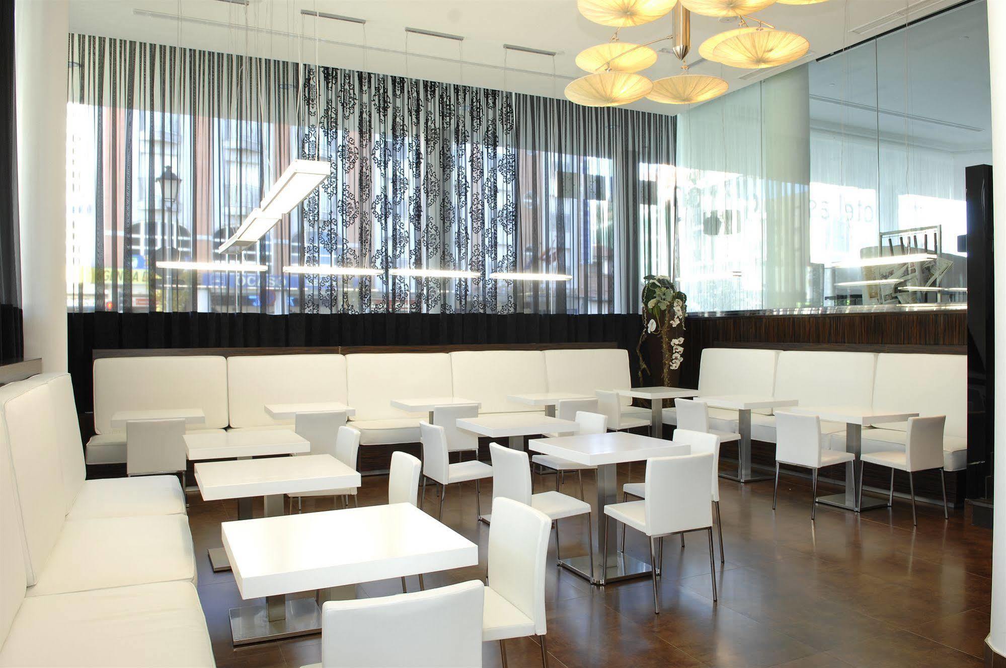 Hotel Asset Torrejon Torrejón de Ardoz Buitenkant foto