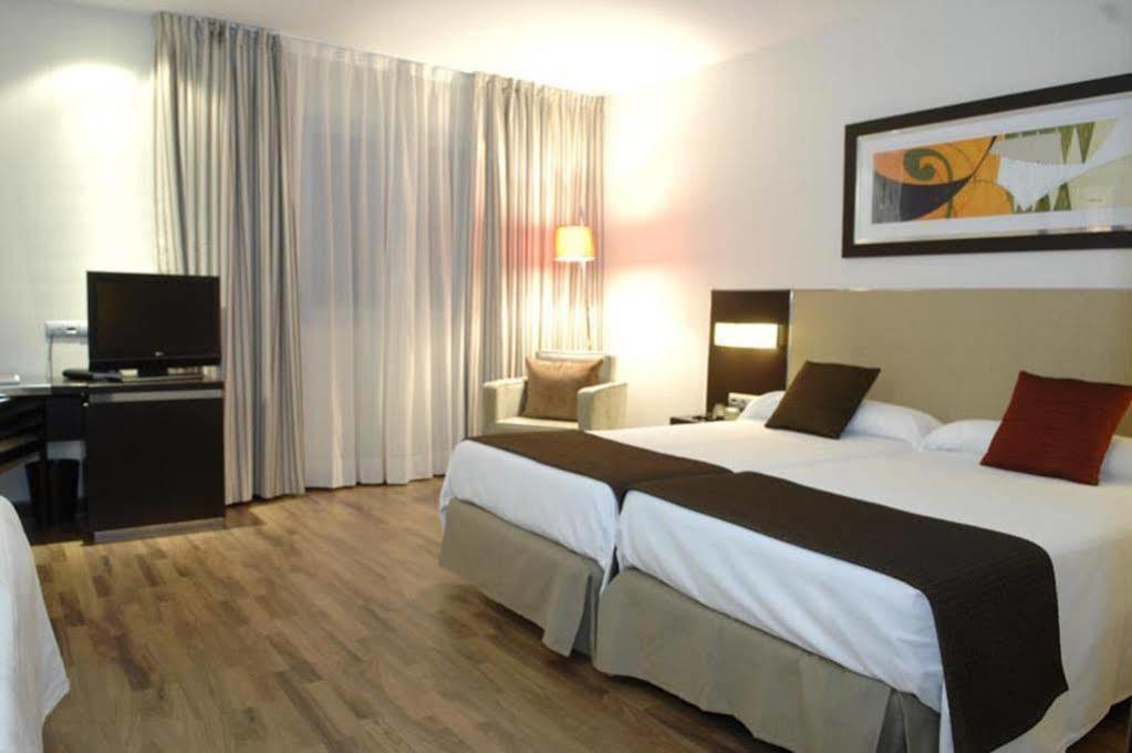 Hotel Asset Torrejon Torrejón de Ardoz Buitenkant foto