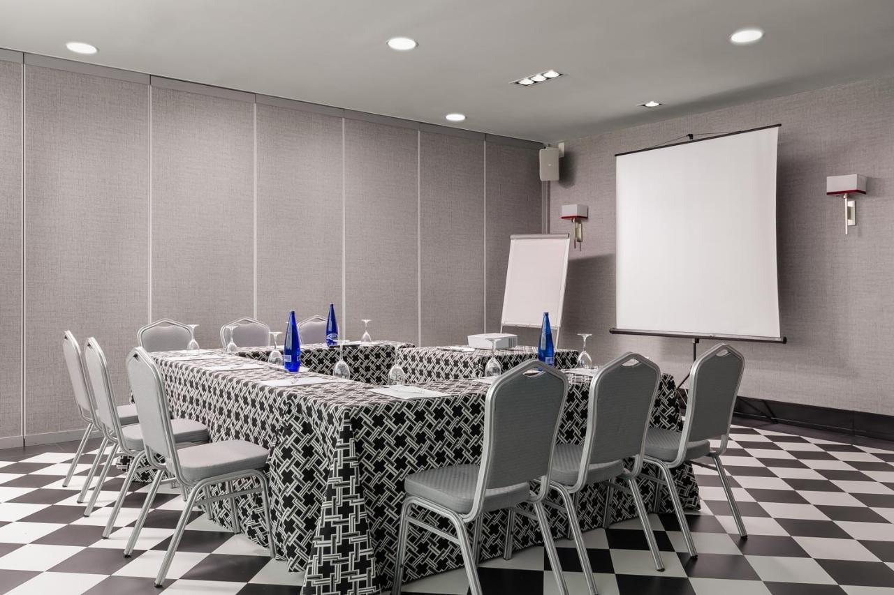 Hotel Asset Torrejon Torrejón de Ardoz Buitenkant foto