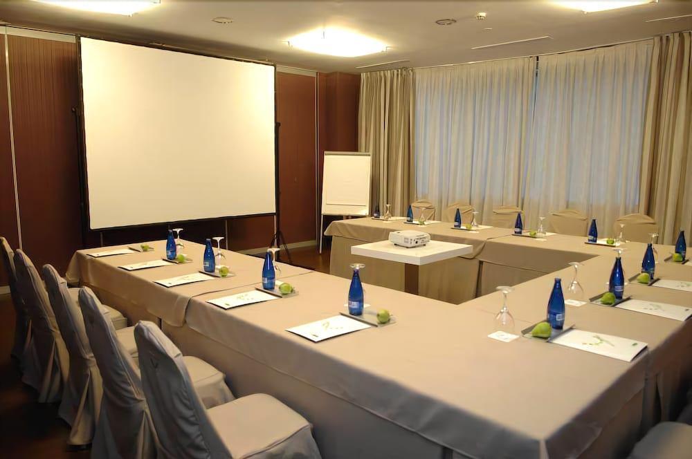 Hotel Asset Torrejon Torrejón de Ardoz Buitenkant foto